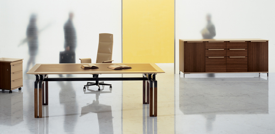 Traditional Classic Office Desk 3485 by Wenyi