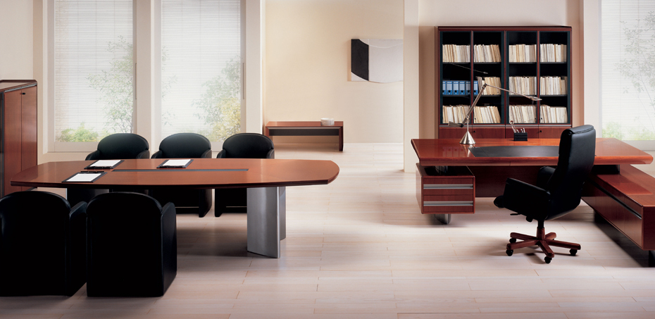 Classic Office Desk 9921 by Wenyi Office Furniture