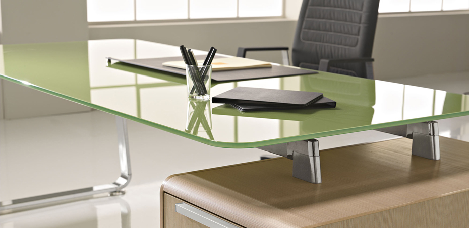 Designer Office Desk 2352 by Wenyi Office Furniture