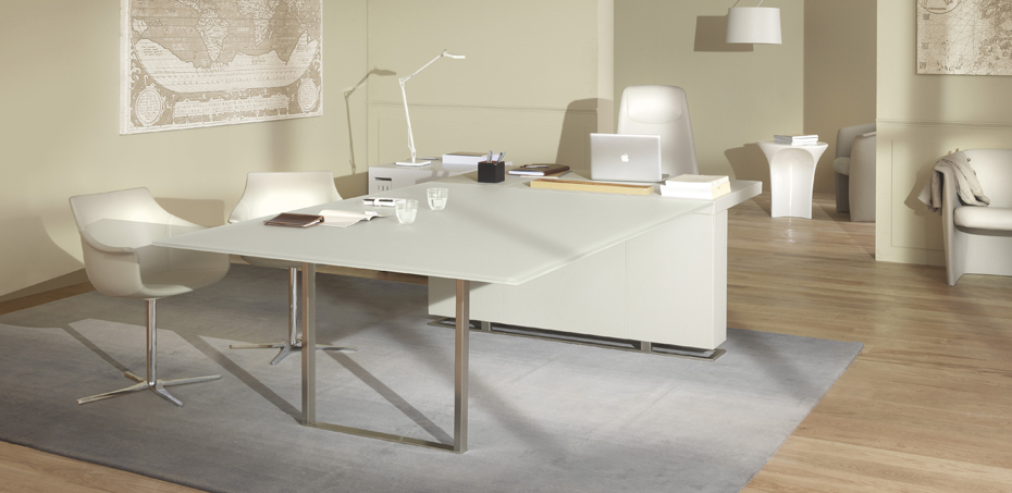 Designer Office Desk 3208 by Wenyi Office Furniture