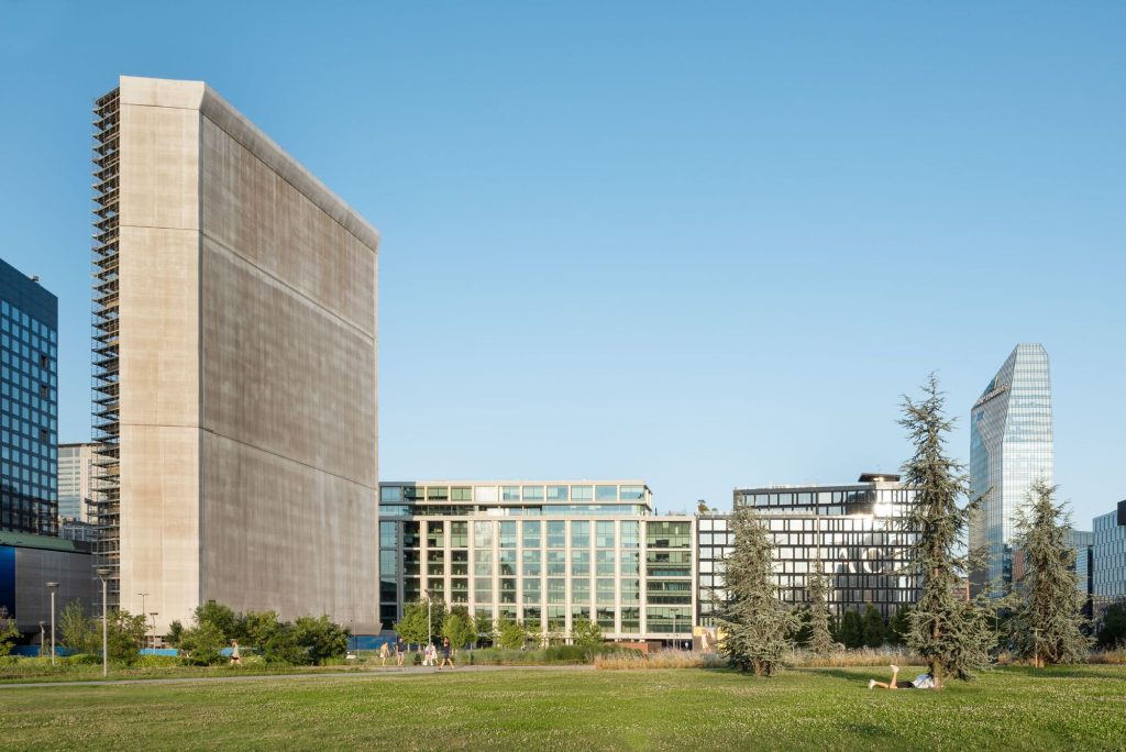 Pirelli 35, Milan by Park Associati + Snøhetta: A LEED Platinum Adaptive-Reuse Benchmark for Office Environment Design Pirelli 35 façade in Porta Nuova, Milan