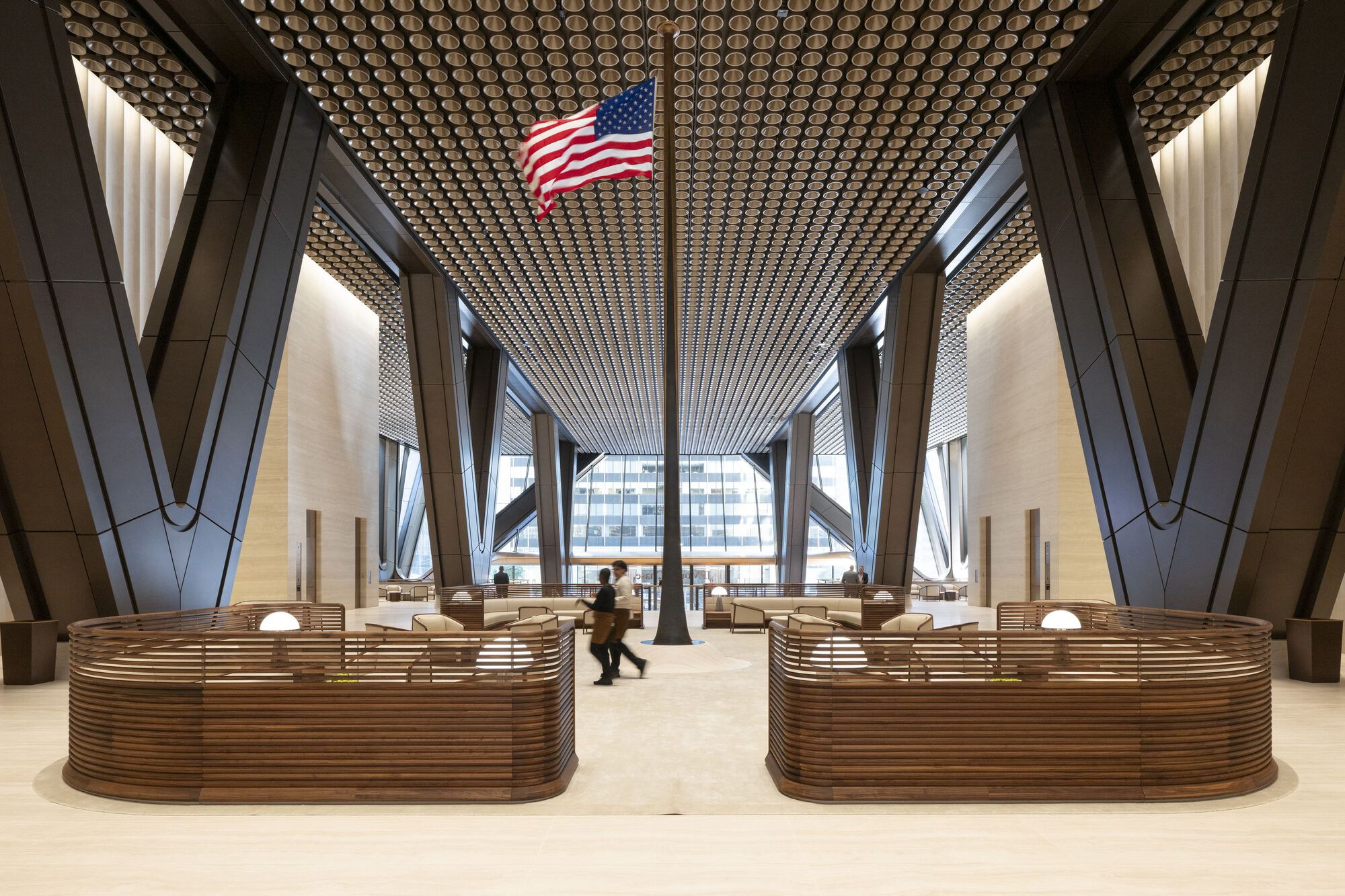 270 Park Avenue by Foster + Partners: A Net-Zero Benchmark for HQ-Grade Office Environment Design in New York Giant cantilever base of 270 Park Avenue